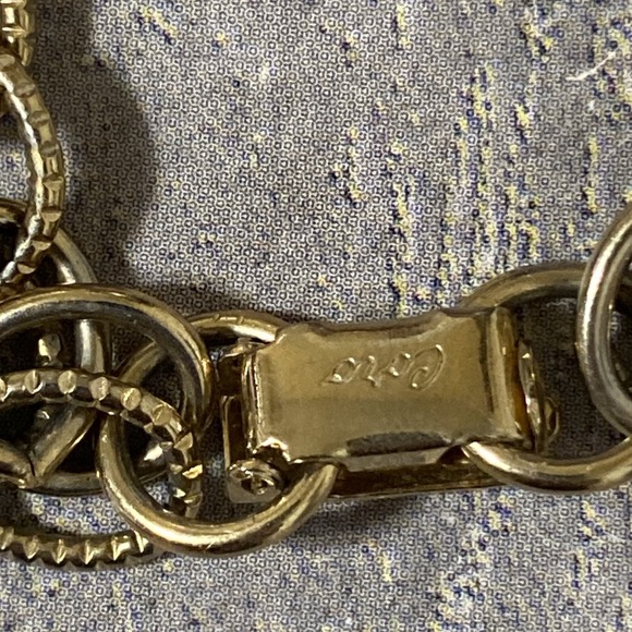 HTF 1960s CORO Gold Tone Charm Bracelet Chunky Faux Pearl Leaf Pink Swirl Globes - Picture 4 of 10